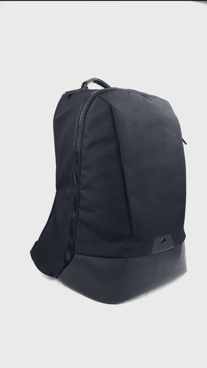 URBAN NOMAD DAYPACK | BLACK